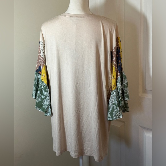 NWT Davi & Dani top. - Picture 2 of 8